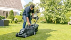 BOSCH AdvancedRotak 750 45cm Electric Lawnmower - Alton Garden Centre -Stihl || COBRA || Wolf Sales Bosch Advanced Rotak 750 4