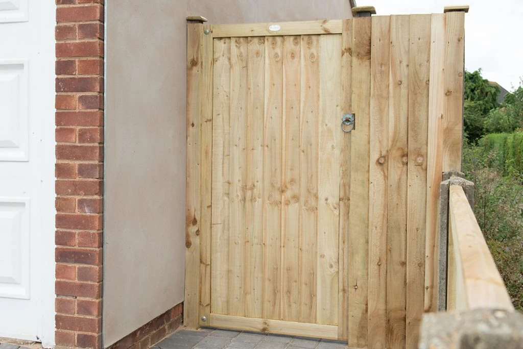 Forest - Pressure Treated Featheredge Gate 6ft (1.80m High) - Alton Garden Centre 3 Forest - Pressure Treated Featheredge Gate 6ft (1.80m High) - Alton Garden Centre