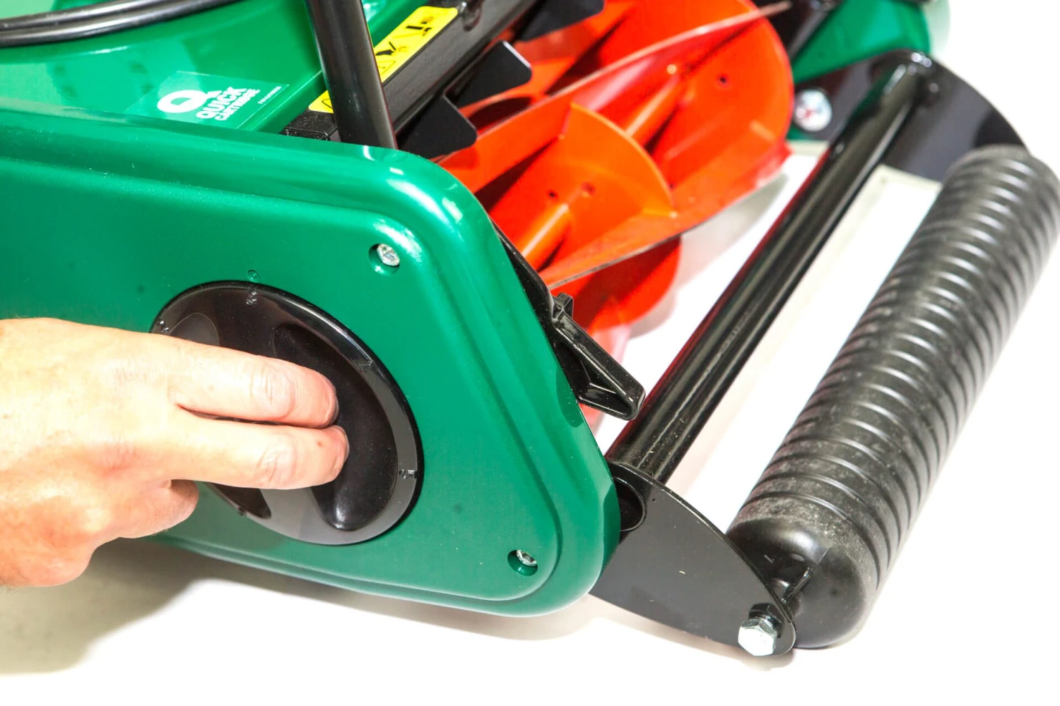 Allett Liberty 30 12" Battery Cylinder Mower - Alton Garden Centre 9 Allett Liberty 30 12" Battery Cylinder Mower - Alton Garden Centre - Image 7