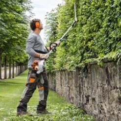STIHL HL94 C-E Petrol Long Reach Hedgetrimmer - Alton Garden Centre 7 STIHL HL94 C-E Petrol Long Reach Hedgetrimmer - Alton Garden Centre -Stihl || COBRA || Wolf Sales STIHL HL 94 C E 3
