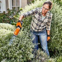 STIHL HSA 26 Cordless Garden Shears - Alton Garden Centre -Stihl || COBRA || Wolf Sales products hsa 26 3