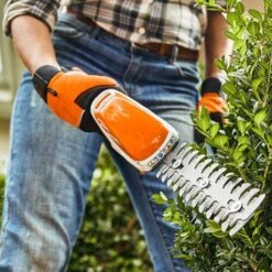 STIHL HSA 26 Cordless Garden Shears - Alton Garden Centre -Stihl || COBRA || Wolf Sales products hsa 26 4